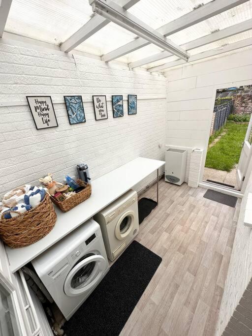 Stylish 3Br Cowes Cottage Close To The Waterfront Exterior foto